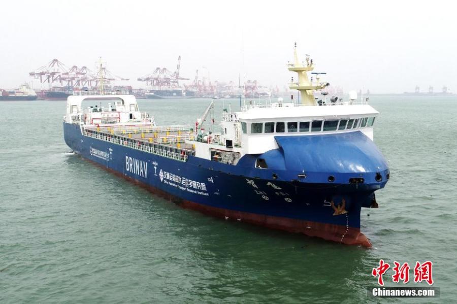 La prima nave portacontainer senza pilota sviluppata autonomamente dalla Cina compie il viaggio inaugurale
