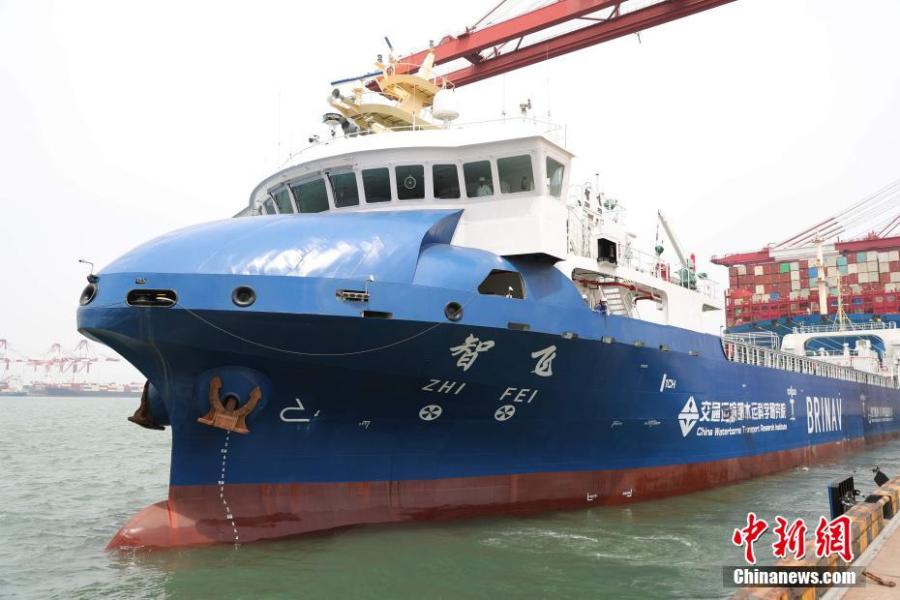 La prima nave portacontainer senza pilota sviluppata autonomamente dalla Cina compie il viaggio inaugurale