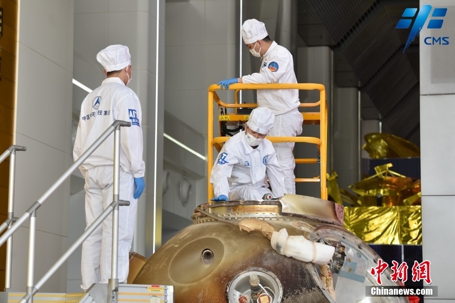 Cina, aperta la capsula di ritorno della Shenzhou-13