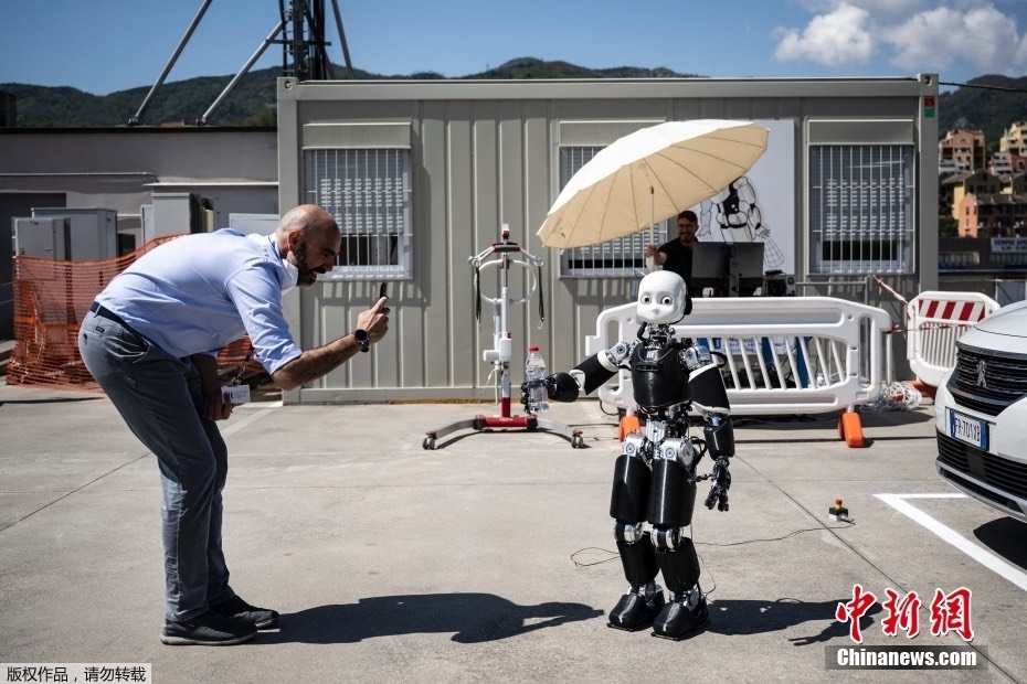 Italia, robot interattivo in grado di essere operato da 300 km di distanza