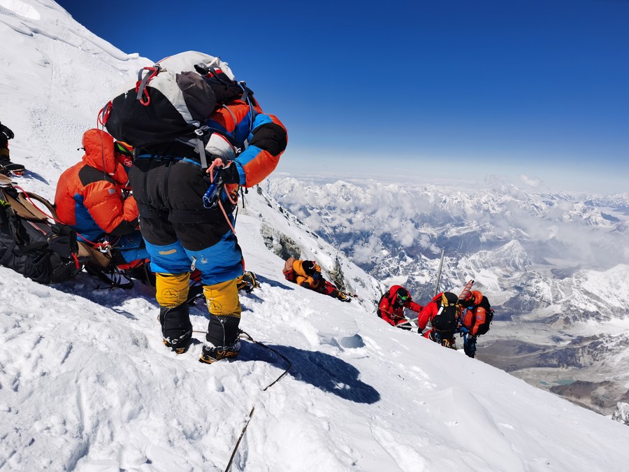 Everest: Allestito l'osservatorio meteorologico automatico più alto nel mondo