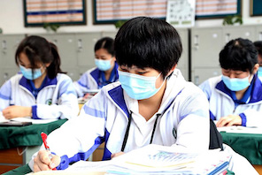 Shenyang: le scuole medie e superiori riprendono le lezioni per i diplomandi