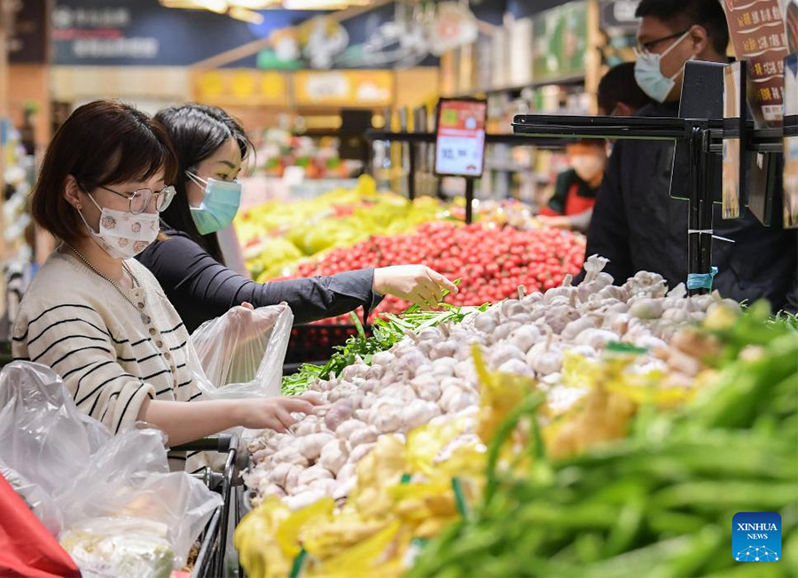 Shanghai: i negozi al dettaglio tornano gradualmente alla normale attività
