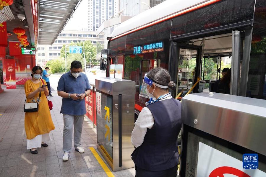 Shanghai: ripreso il trasporto pubblico interdistrettuale