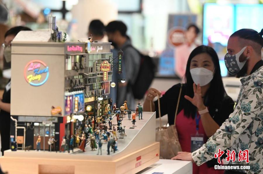 Inaugurata mostra d'arte in miniatura per celebrare il 25° anniversario del ritorno di Hong Kong alla madrepatria