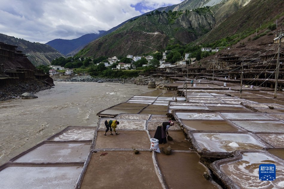 Tibet: la nuova vitalità nelle saline di un antico villaggio