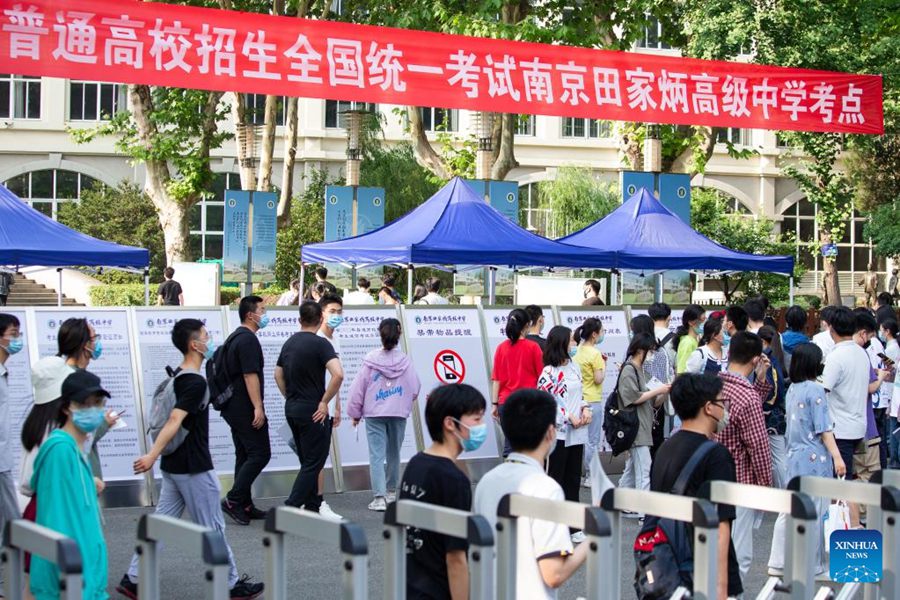 Cina: gli studenti si preparano per l'esame nazionale di ammissione all'università