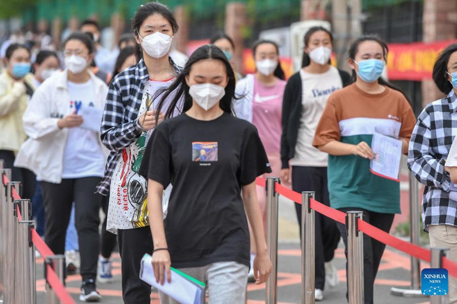 Cina: gli studenti si preparano per l'esame nazionale di ammissione all'università