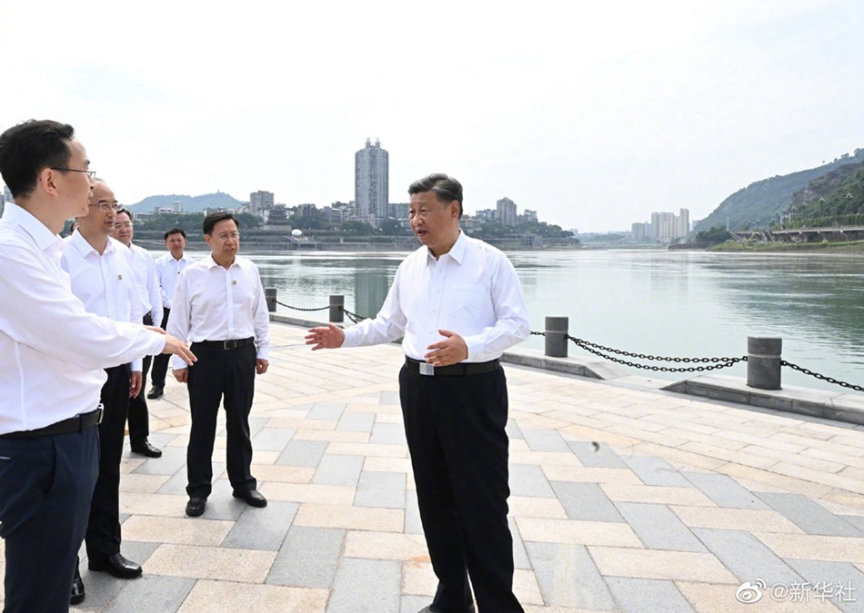 Xi Jinping in visita di ispezione nella città di Yibin