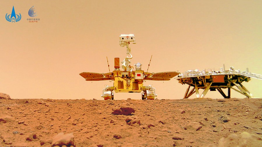 Il primo rover cinese su Marte Zhurong con la piattaforma di atterraggio. (11 giugno 2021-CNSA/Dispensa tramite Xinhua) 