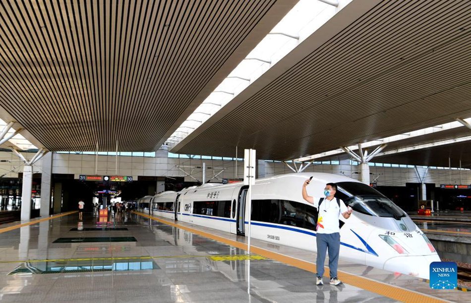 Entra in funzione la ferrovia ad alta velocità Zhengzhou-Chongqing