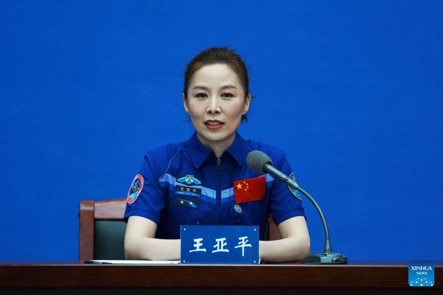 Gli astronauti di Shenzhou-13 incontrano la stampa dopo la quarantena e il recupero