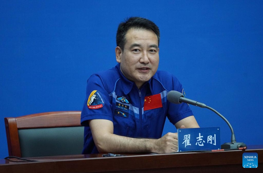 Gli astronauti di Shenzhou-13 incontrano la stampa dopo la quarantena e il recupero