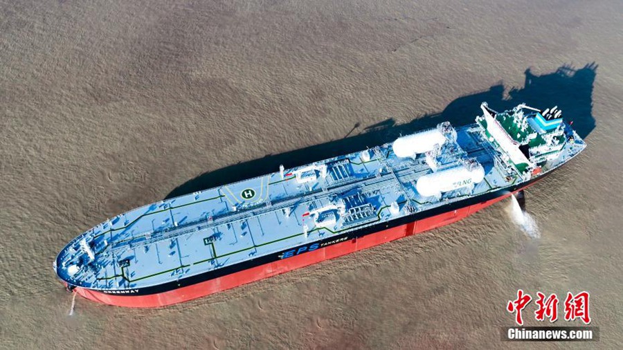 Guangzhou: consegnata la prima nave cisterna Suezmax GNL/carburante dual fuel al mondo