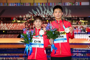 Tuffatori adolescenti vincono il 100° oro per la Cina ai Campionati Mondiali FINA 