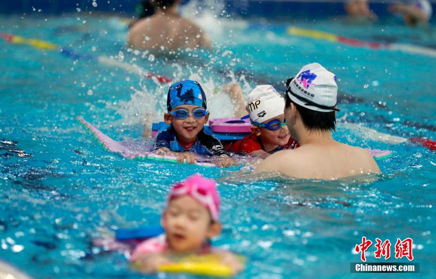 Shanghai: si aprono gradualmente le piscine coperte