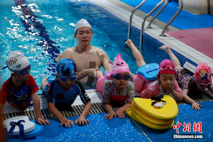 Shanghai: si aprono gradualmente le piscine coperte
