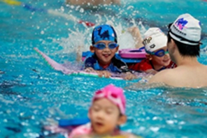 Shanghai: si aprono gradualmente le piscine coperte