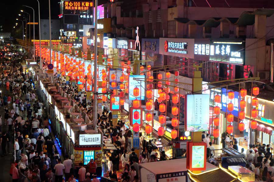 Ningxia, Cina: il mercato notturno stimola l'economia locale nel Ningxia
