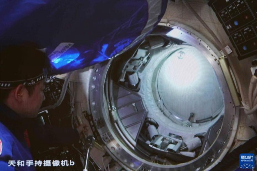 Cina: l'equipaggio di Shenzhou 14 è entrato con successo nel modulo sperimentale wentian