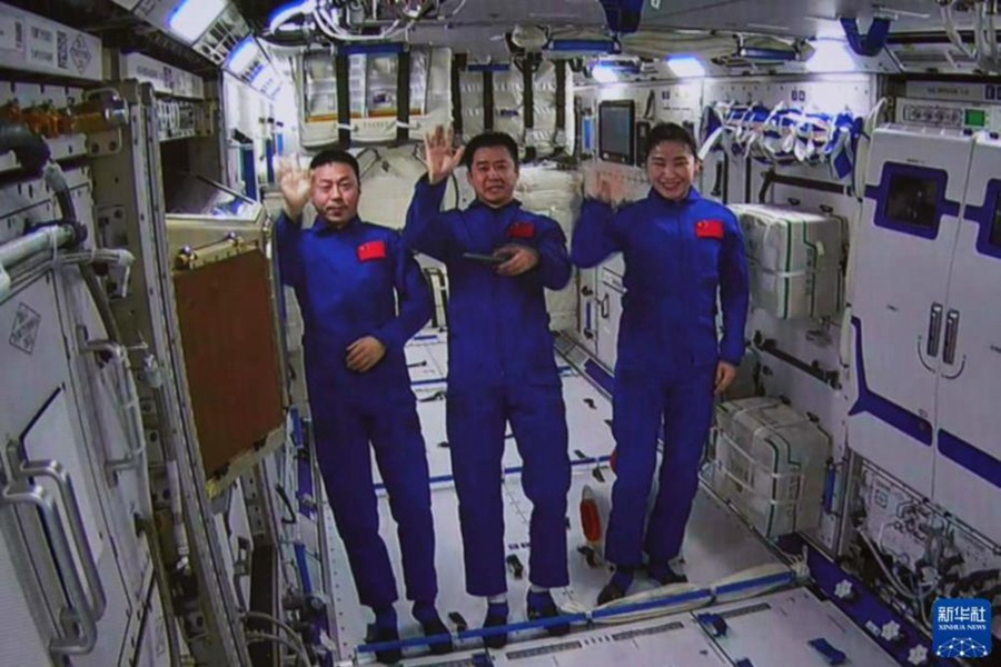 Cina: l'equipaggio di Shenzhou 14 è entrato con successo nel modulo sperimentale wentian