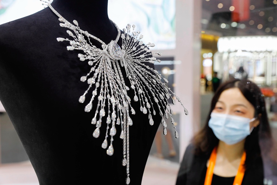 Hainan: i gioielli accendono l'Expo di consumo
