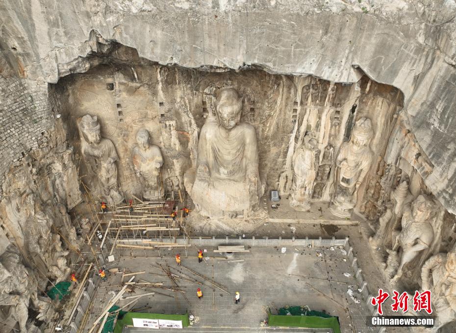 Luoyang: statua del Buddha Losana rinnovata