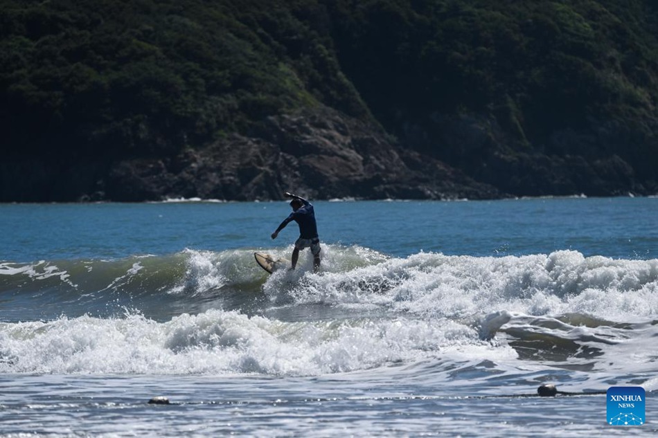 Zhoushan, Zhejiang: turismo estivo stimolato da vari intrattenimenti sul mare