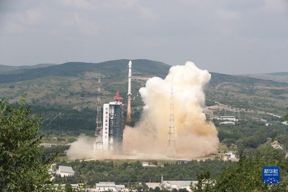 Cina, lanciato satellite per il monitoraggio del carbonio dell'ecosistema terrestre