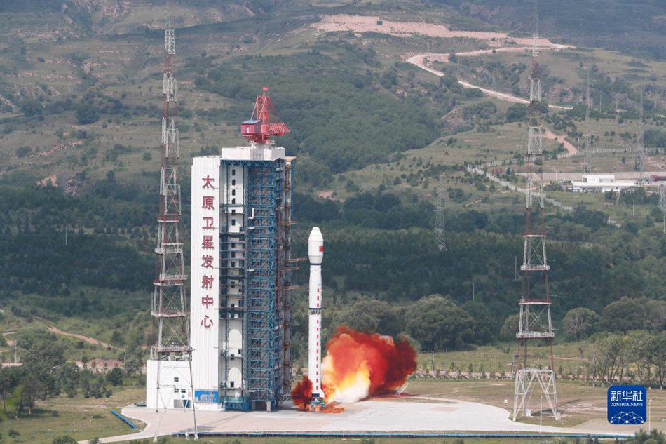 Cina, lanciato satellite per il monitoraggio del carbonio dell'ecosistema terrestre