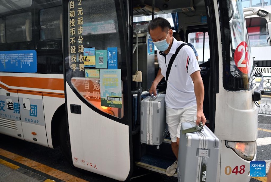 Hainan: tornato a casa il primo gruppo di turisti bloccati a Sanya