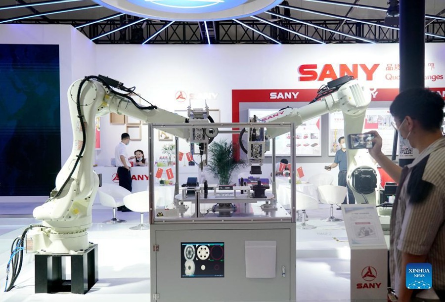 Beijing, tenuta la World Robot Conference 2022