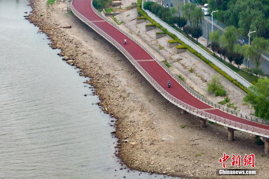 Nanjing: diminuito il livello dell’acqua del fiume Yangtze