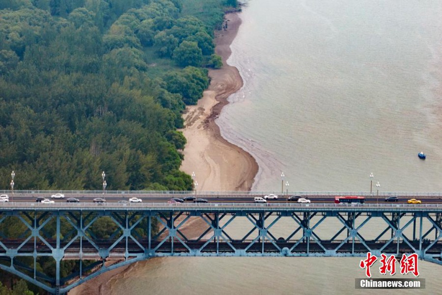 Nanjing: diminuito il livello dell’acqua del fiume Yangtze