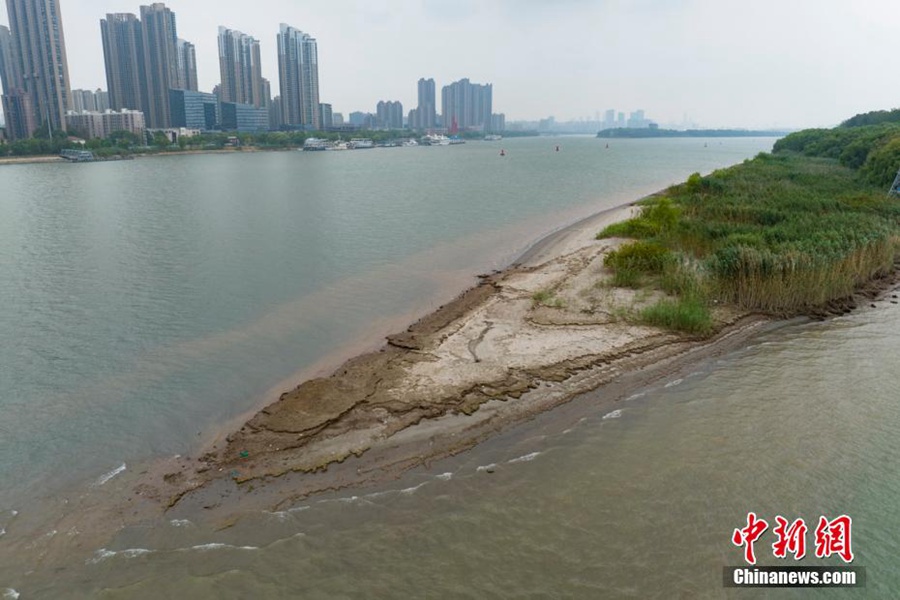 Nanjing: diminuito il livello dell’acqua del fiume Yangtze