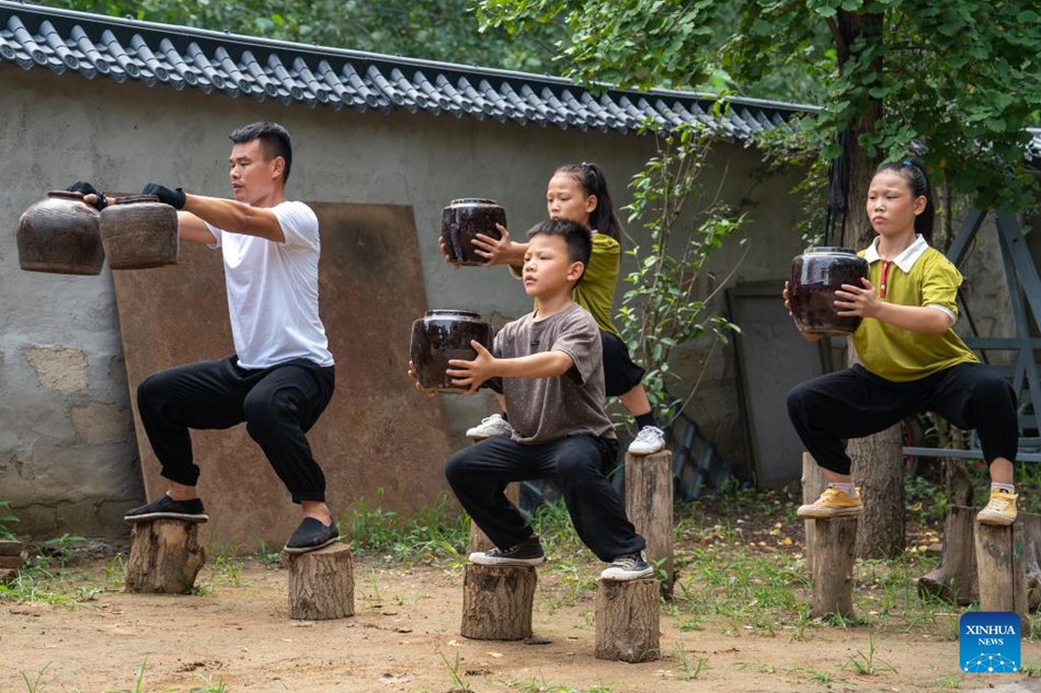 Jiangsu: corso di arti marziali aperto per bambini