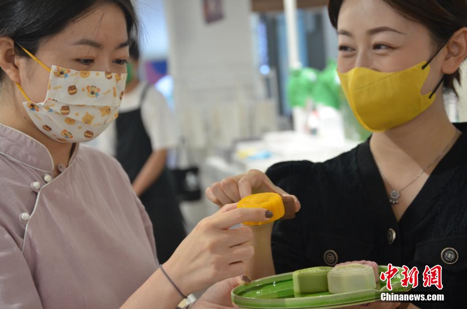 Gansu: torte lunari con motivi di tesori culturali raccontano la storia della provincia