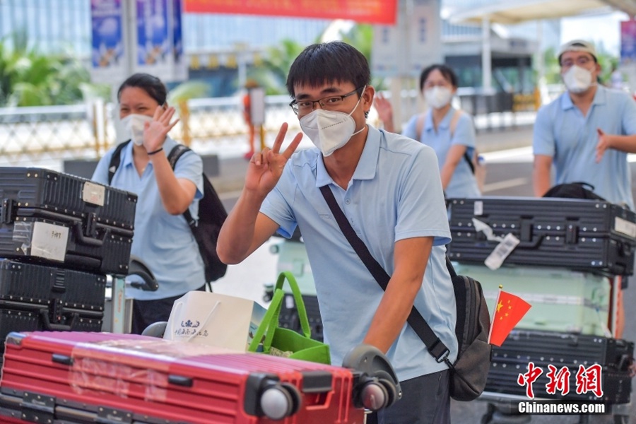 Quasi 7.000 membri del team di assistenza medica tornati a casa da Hainan