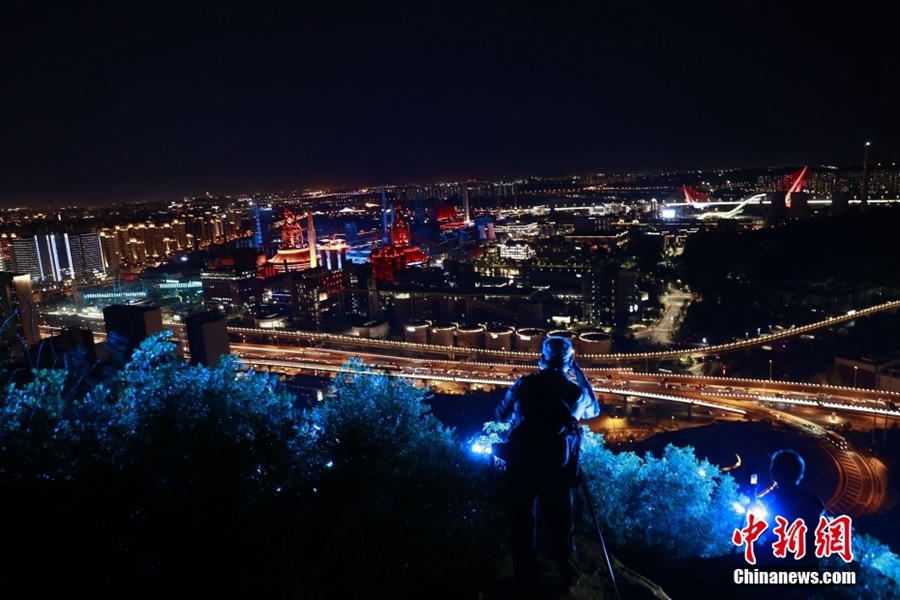 Beijing: accesa la Torre Olimpica con le luci a tema CIFTIS 2022