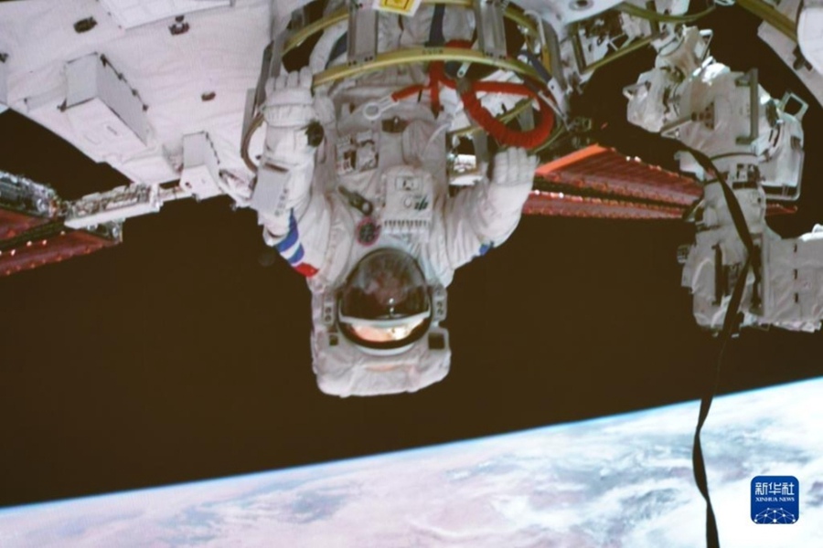 Cina: gli astronauti cinesi svolgono attività extraveicolari dal modulo laboratorio Wentian