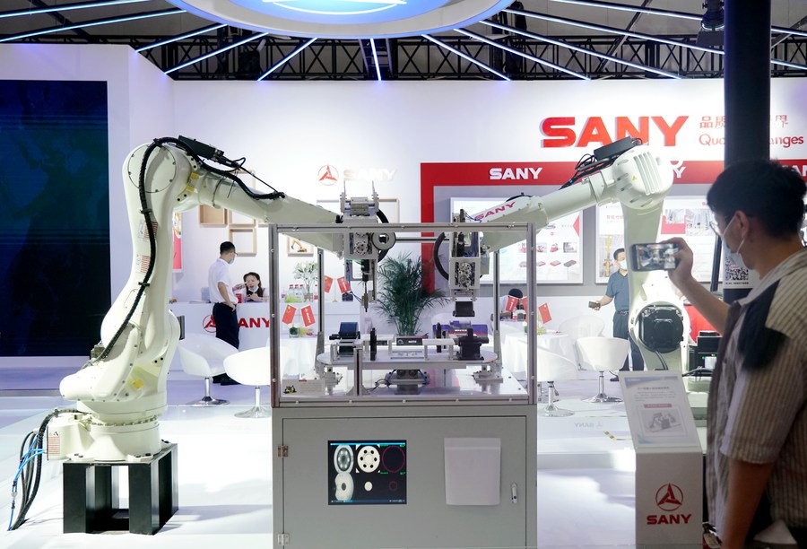 Robot industriale in un'esposizione della World Robot Conference 2022 (WRC 2022) di Beijing. (18 agosto 2022 - Xinhua/Zhang Chenlin)