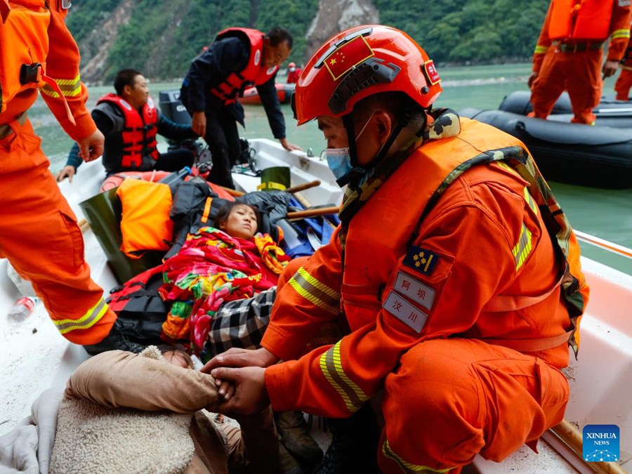 Sichuan: soccorsi in corso