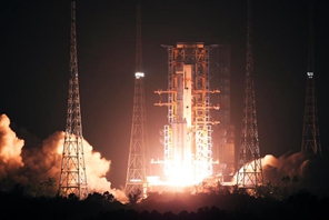 La Cina lancia il satellite Zhongxing-1E