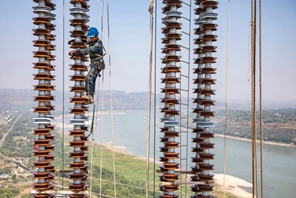 Completato il grande attraversamento del fiume Yangtze per la sezione di Chongqing della grande arteria UHV Baizhe