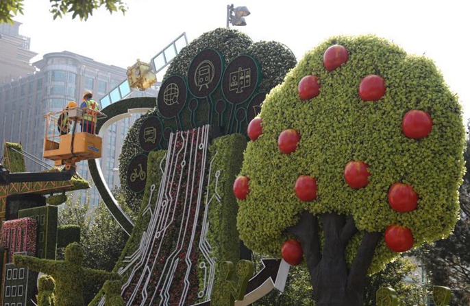 Beijing: decorazioni floreali per celebrare la Giornata Nazionale 