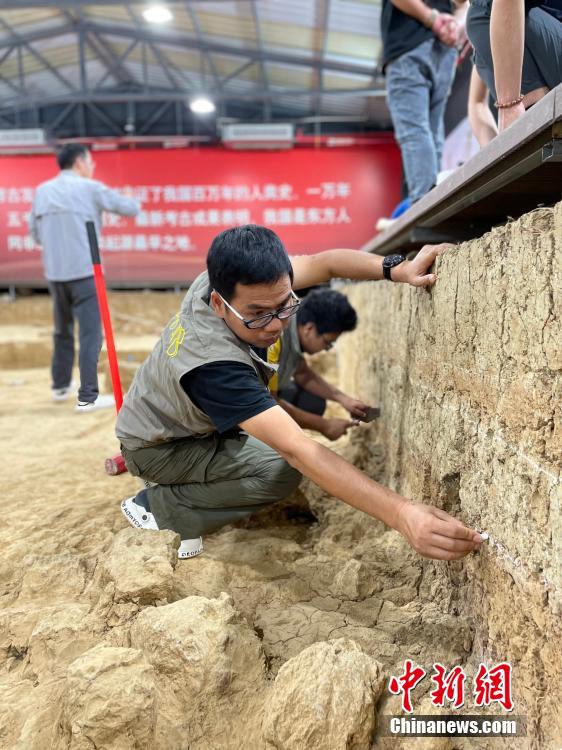 Cina: antichi fossili di teschi umani scoperti nello Hubei dimostrano milioni di anni di evoluzione umana