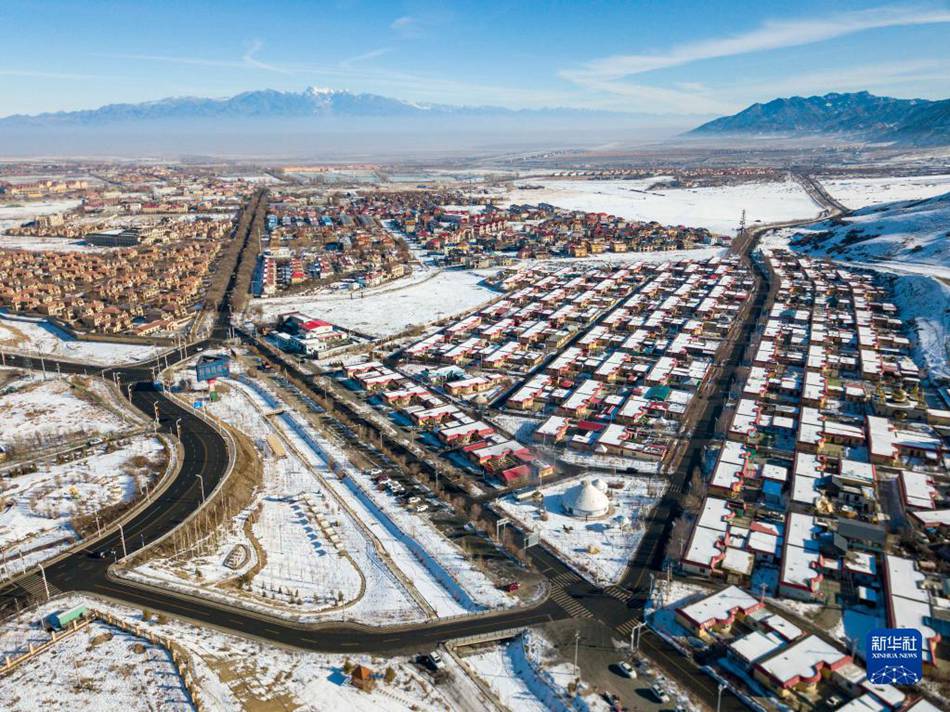 Xinjiang: costruiti 62.200 chilometri di nuove strade in dieci anni