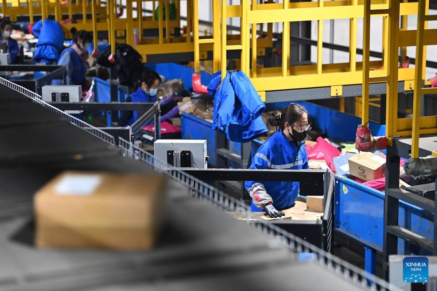 Cina, gestiti 552 milioni di pacchi durante la festa dello shopping del Doppio 11