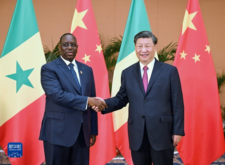 Bali: Xi Jinping incontra Macky Sall, presidente del Senegal