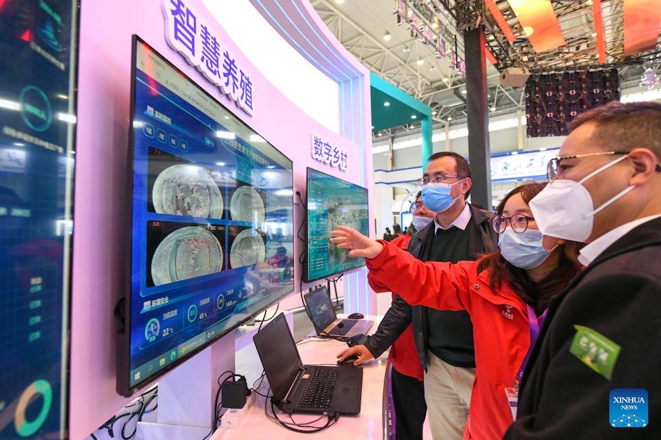 Grande fiera high-tech apre nel sud-ovest della Cina